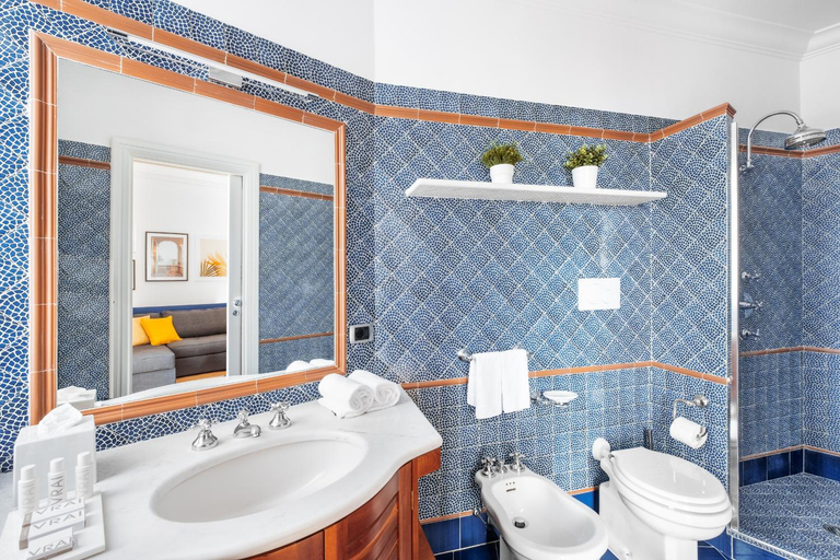 Bathroom 2, Sorrento & Else - Deluxe Apartments, Napoli