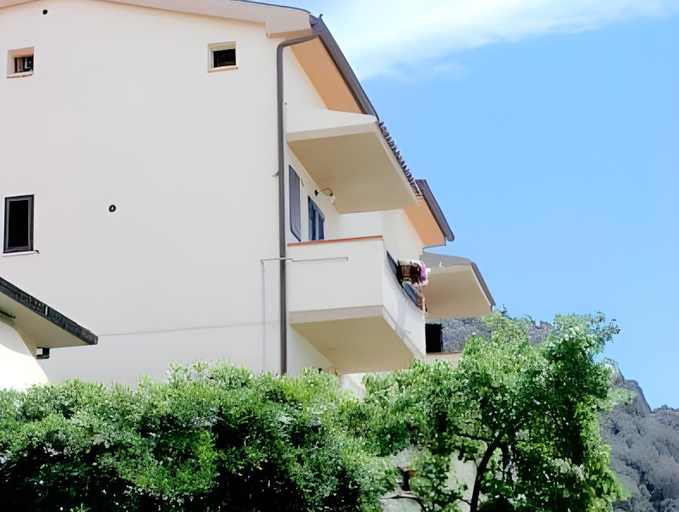 Others 4, Residence Teclini, Grosseto