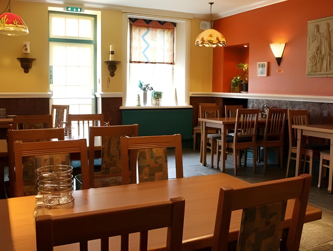 Food & Drinks 5, George Hotel, Wiltshire