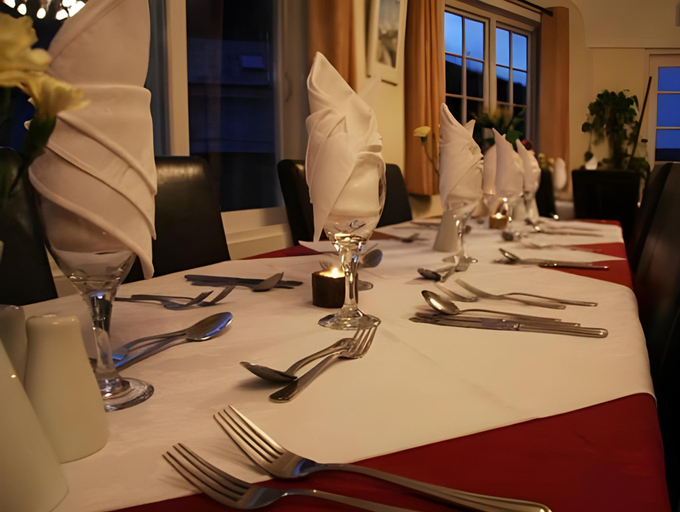 Food & Drinks, The Riverside, Cornwall