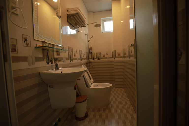 Bathroom 3, VES - PA Luxury Hotel, Đà Lạt