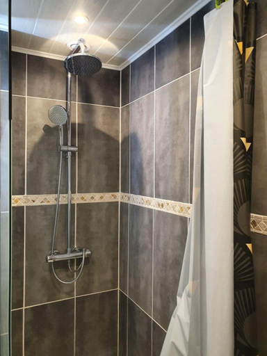 Bathroom 2, Appartement VUE MER avec parking gratuit sur place, Haute-Corse