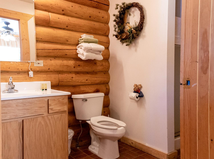 Others 5, Half Moon Lake Lodge, Sublette