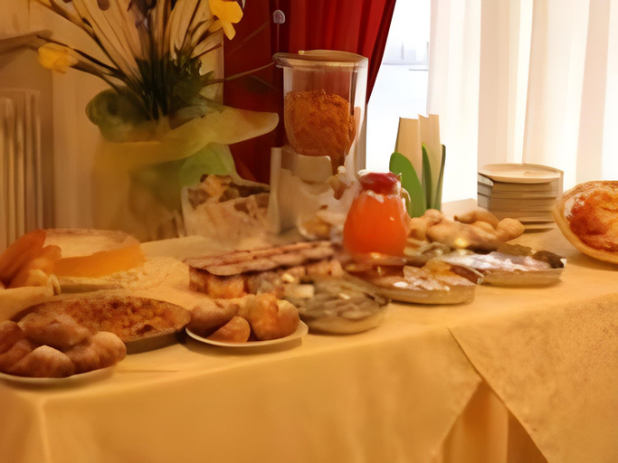 Food & Drinks