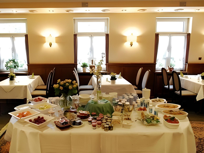 Others 4, Hotel Josten, Viersen