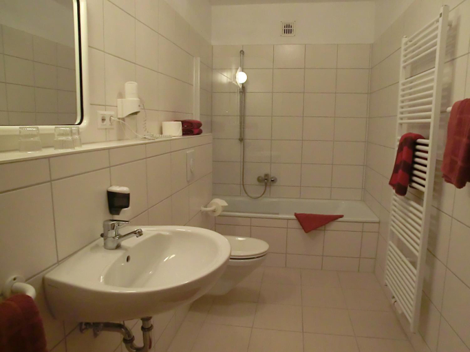 Bathroom, Fritz'es Goldener Stern, Kassel