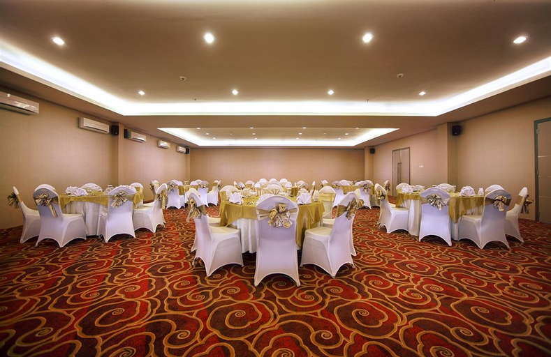 Business Facilities 27