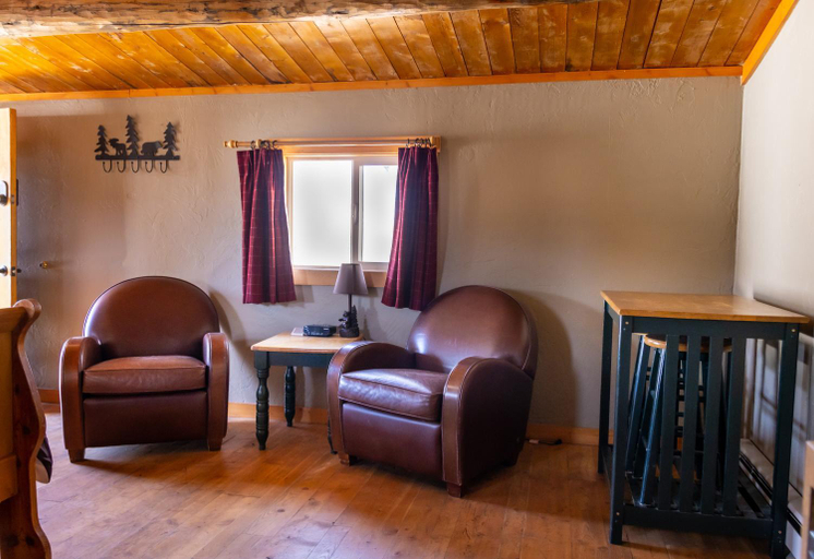 Others 3, Half Moon Lake Lodge, Sublette