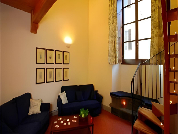 Others 5, Firenzesuite, Florence