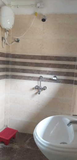 Bathroom 3, Kinglayang Homestay, Darjiling