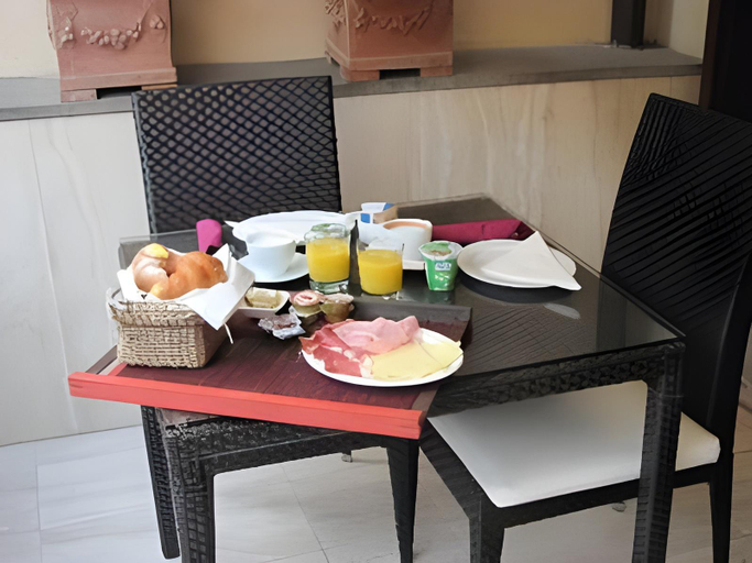 Food & Drinks 5, Intown Luxury House, Roma