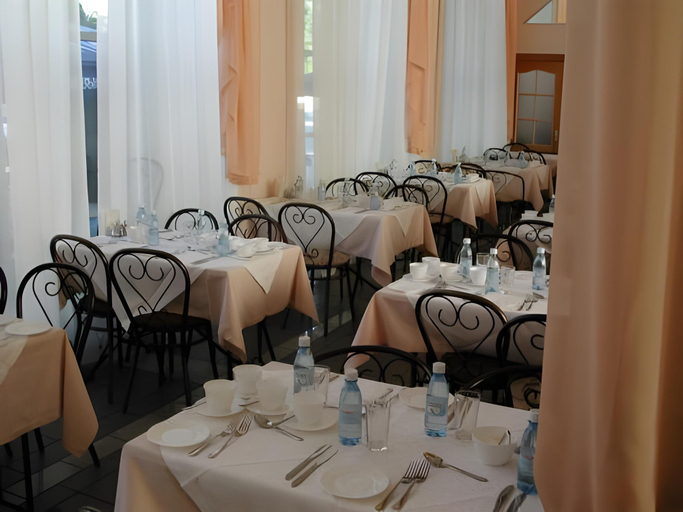 Food & Drinks 4, Rossiya, Sankt-Peterburg gorsovet