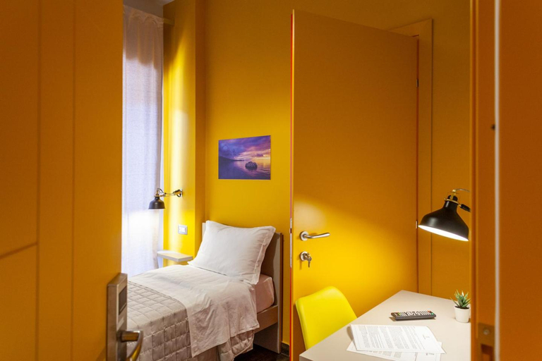 Shared lounge/TV area 5, Five Rooms Brolo, Messina