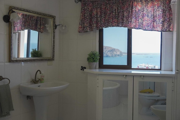 Others 5, Tango House, Santa Cruz de Tenerife