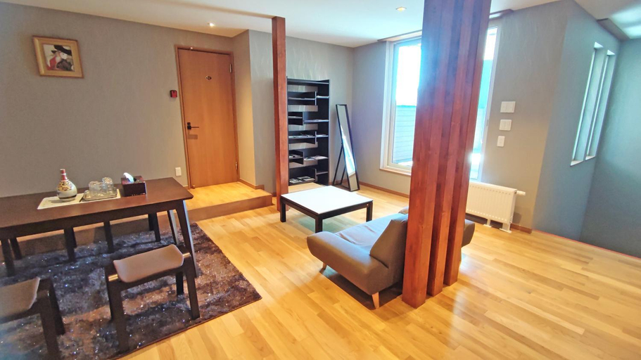 Dining Room 17