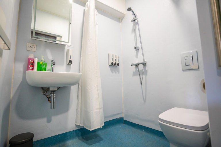 Bathroom, Apartment Chinatown 305, Newcastle upon Tyne