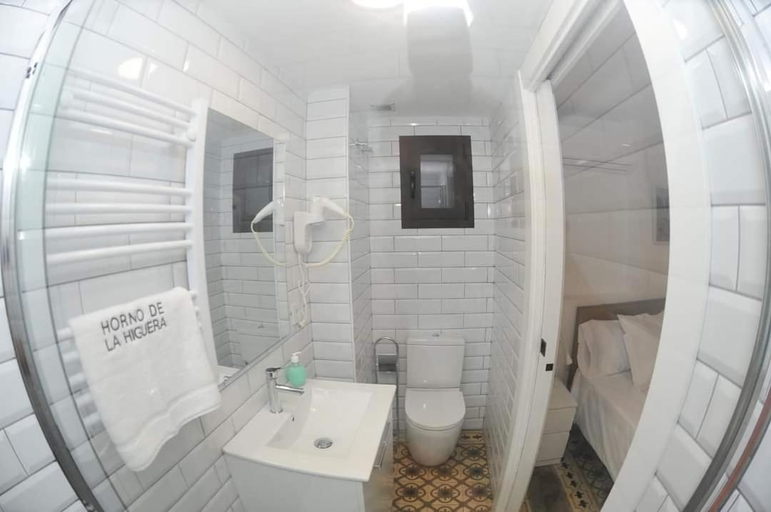 Bathroom 2, Horno de la Higuera Alojamiento, Navarra
