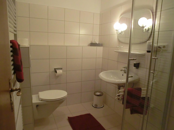 Bedroom 2, Fritz'es Goldener Stern, Kassel