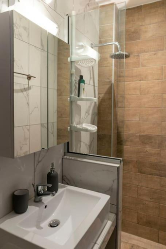 Bathroom 3, Koukounaraki Apartment 2, Thessaly