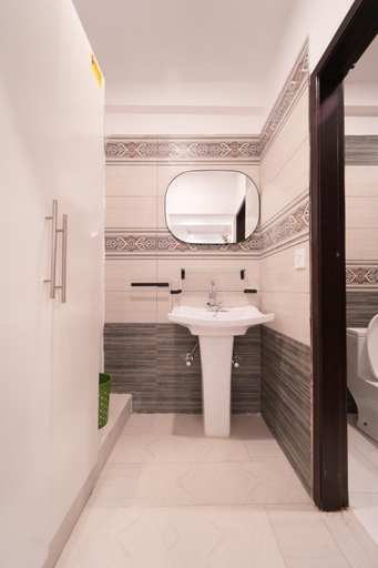 Bathroom 4, The Knights Inn, Islamabad