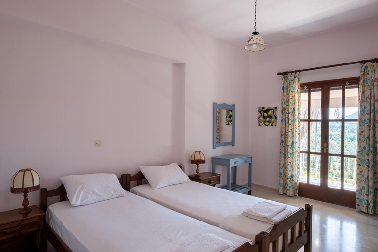 Bedroom 2, Kokkini Peach House, Ionian Islands