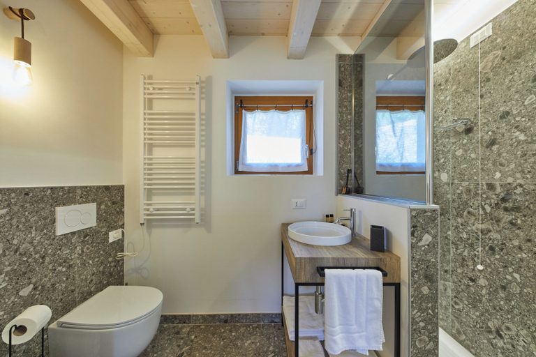 Bathroom 5, Tenuta Della Casa, Gorizia