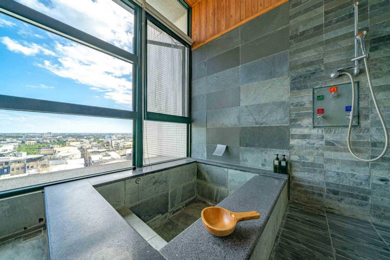 Bathroom 12