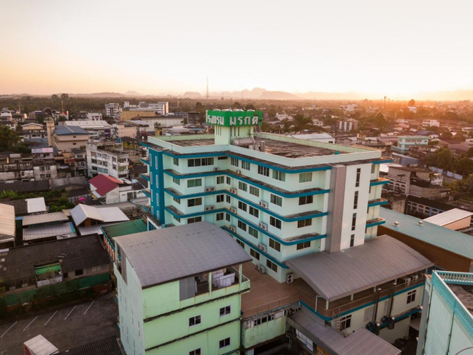 Exterior & Views 2, Morakot Hotel Chumphon, Muang Chumphon