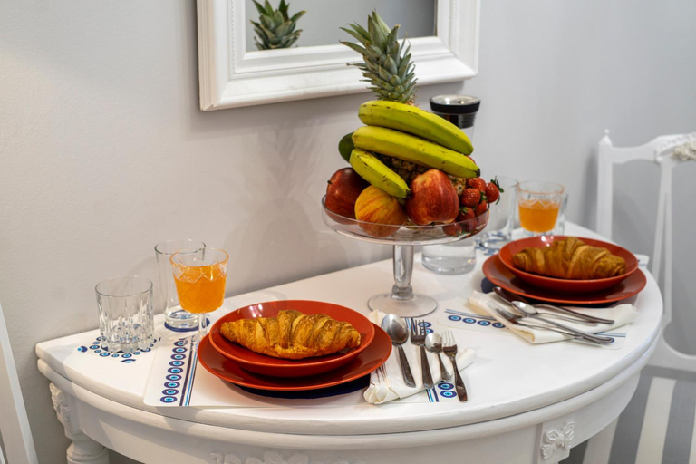 Others 4, Stylish Apartment with Balcony near Marina Zeas and Port Access, Attica