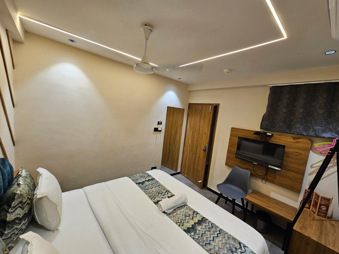 Others 3, Hotel Nova Palm, Rajkot