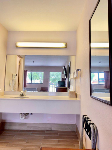 3, REGENCY INN, Seminole