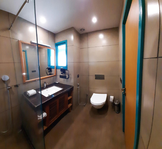Bathroom 3, Arch The Baakhli Corbett , Nainital