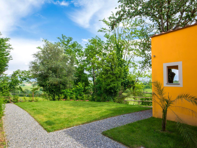 Apartment Ciliegio by Interhome, Florence