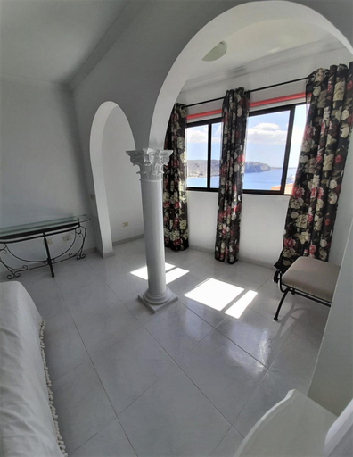 Others 4, Tango House, Santa Cruz de Tenerife