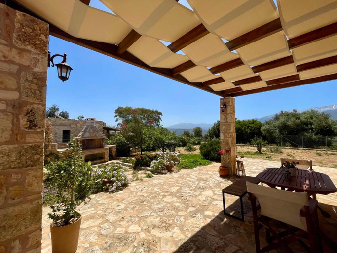 Others 2, Iliopetra Villa, Crete