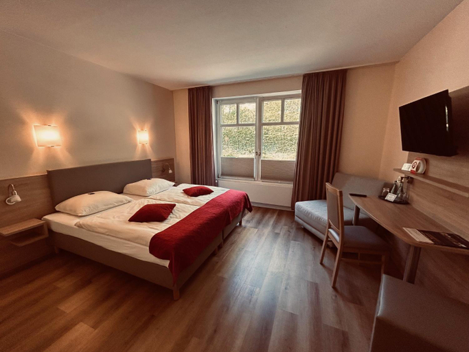 Bedroom 2, Haags Hotel Niedersachsenhof, Verden
