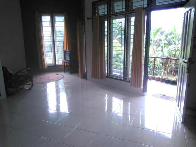 Villa Sahala Simanjuntak, Toba