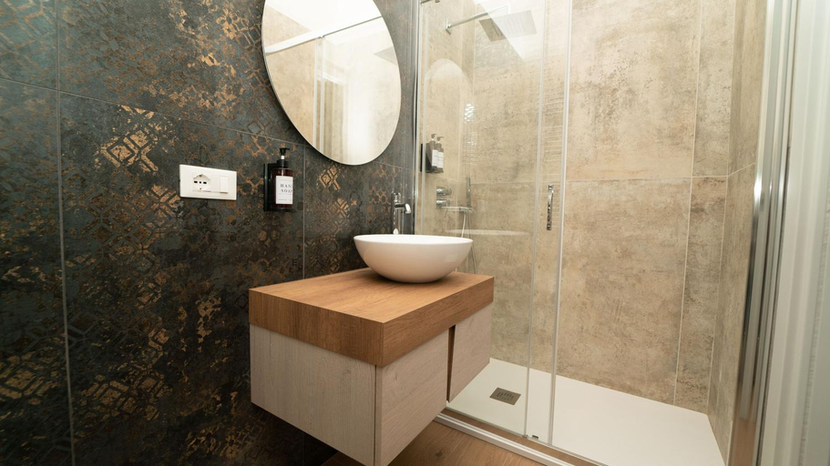 Bathroom 3, Manere Suites, Palermo
