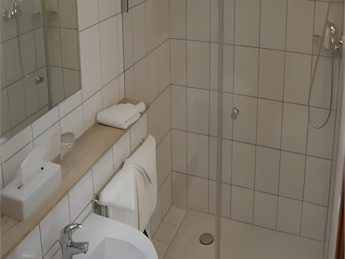 Bathroom 2, Gastehauser Kappelmuhle, Bad Dürkheim