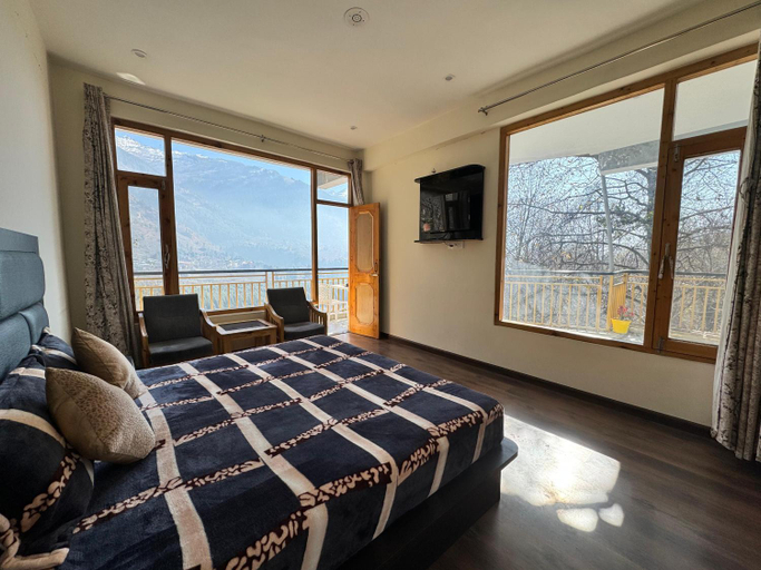 Bedroom 2, Nomad Bed & Breakfast, Kullu