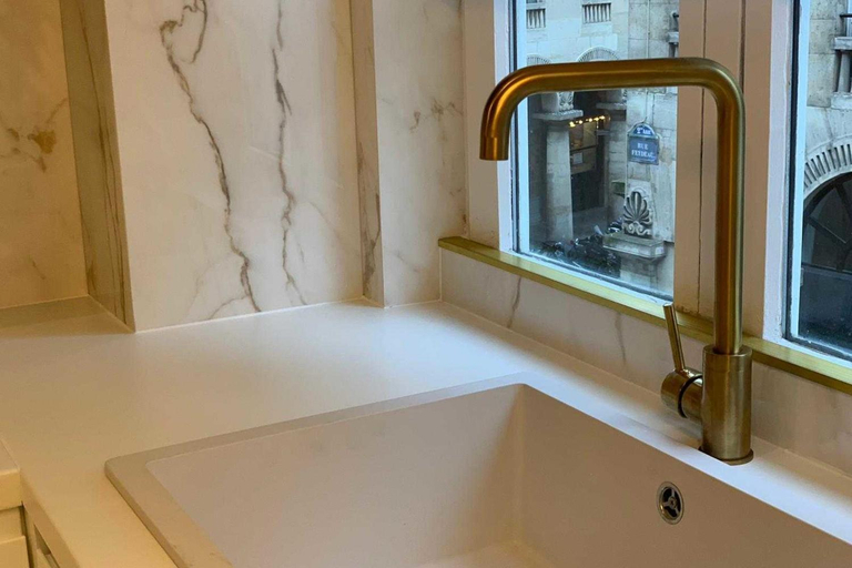 Bathroom 5, Sumptuous apartment - 1BR/6P - Bourse, Paris