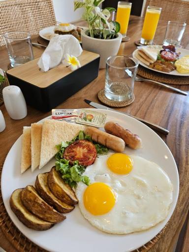 Food & Drinks