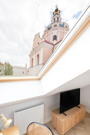 Others 4, GRAND CROWN, Vilniaus