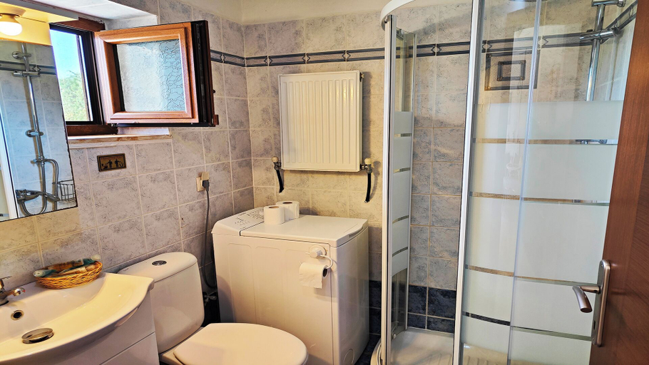 Bathroom 4, Villa Traditional Estate Heated Pool, Central Macedonia