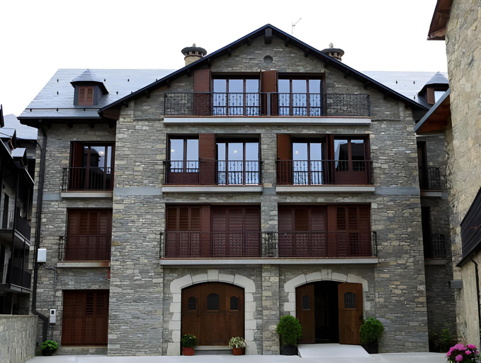 Villa de Plan Apartments&Suites, Huesca