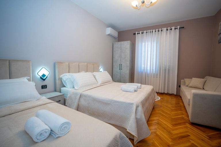 Others 2, Hotel Pepe, Shkodrës