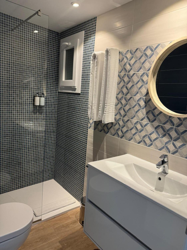 Bathroom 5, Osprey Menorca Hotel, Baleares