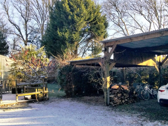 Spacieuse Villa a Firfol avec piscine privee et jardin, Calvados