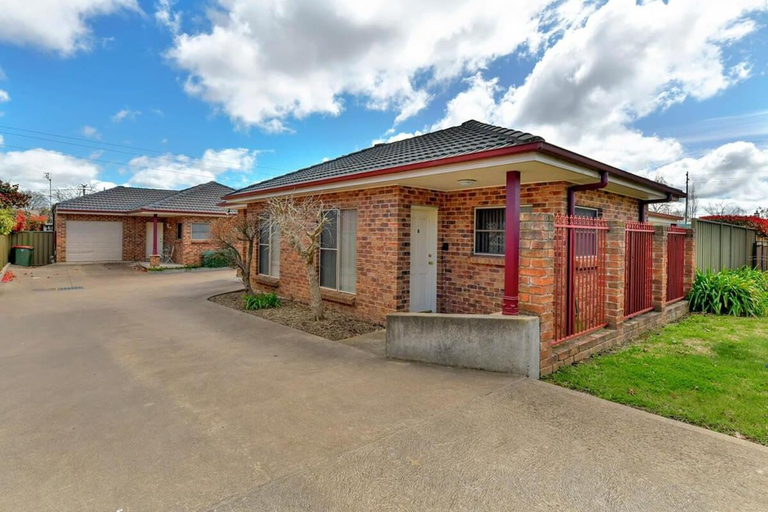 Spacious 2 Bed, 2 Bath Villa, CBD Location, Orange
