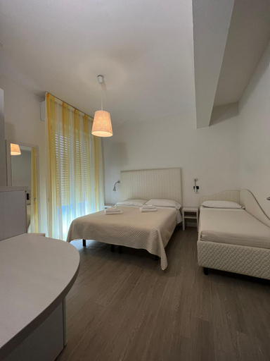 Others 5, Hotel Leonardo, Forli' - Cesena